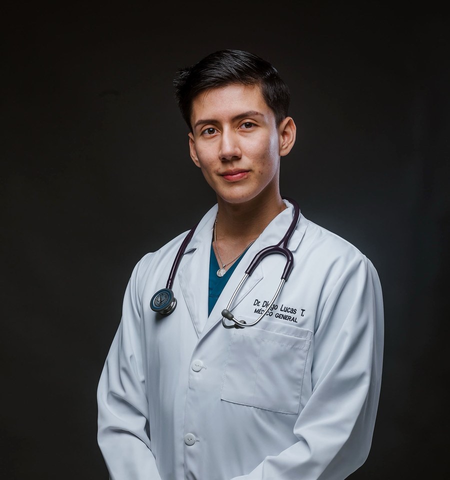 Dr. Diego Lucas